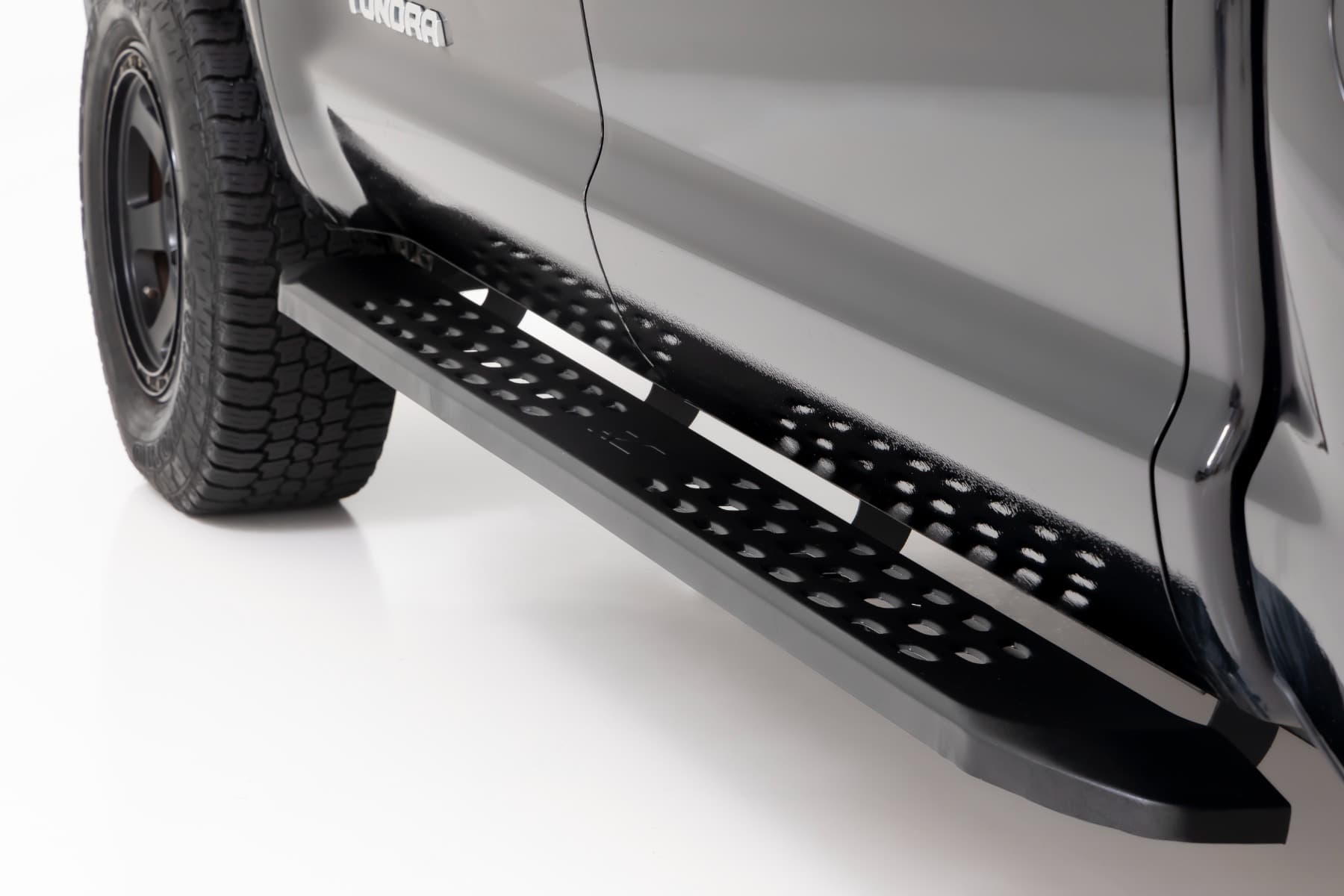 Rough Country running board for Toyota Tundra (2007–2021)