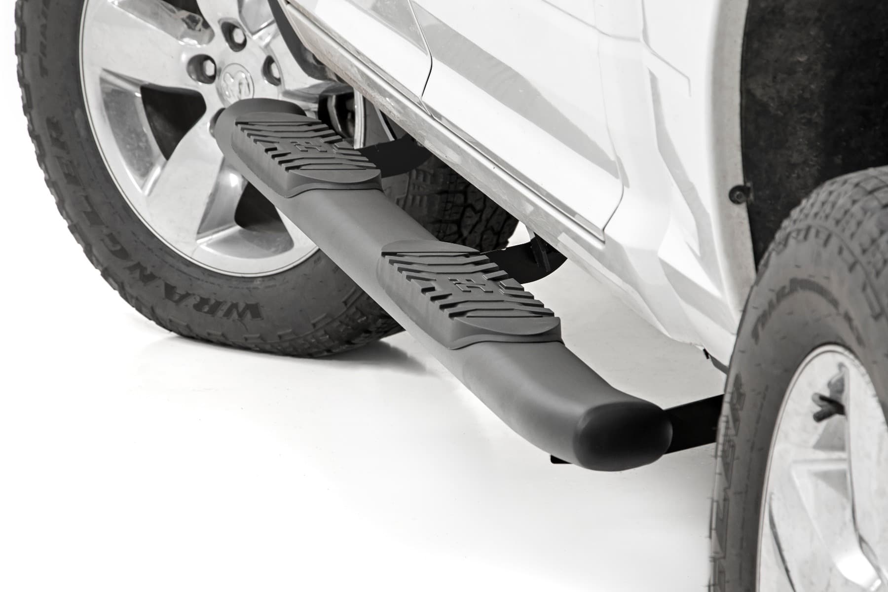 Oval Nerf Side Steps with 4.5-Inch Step Surface