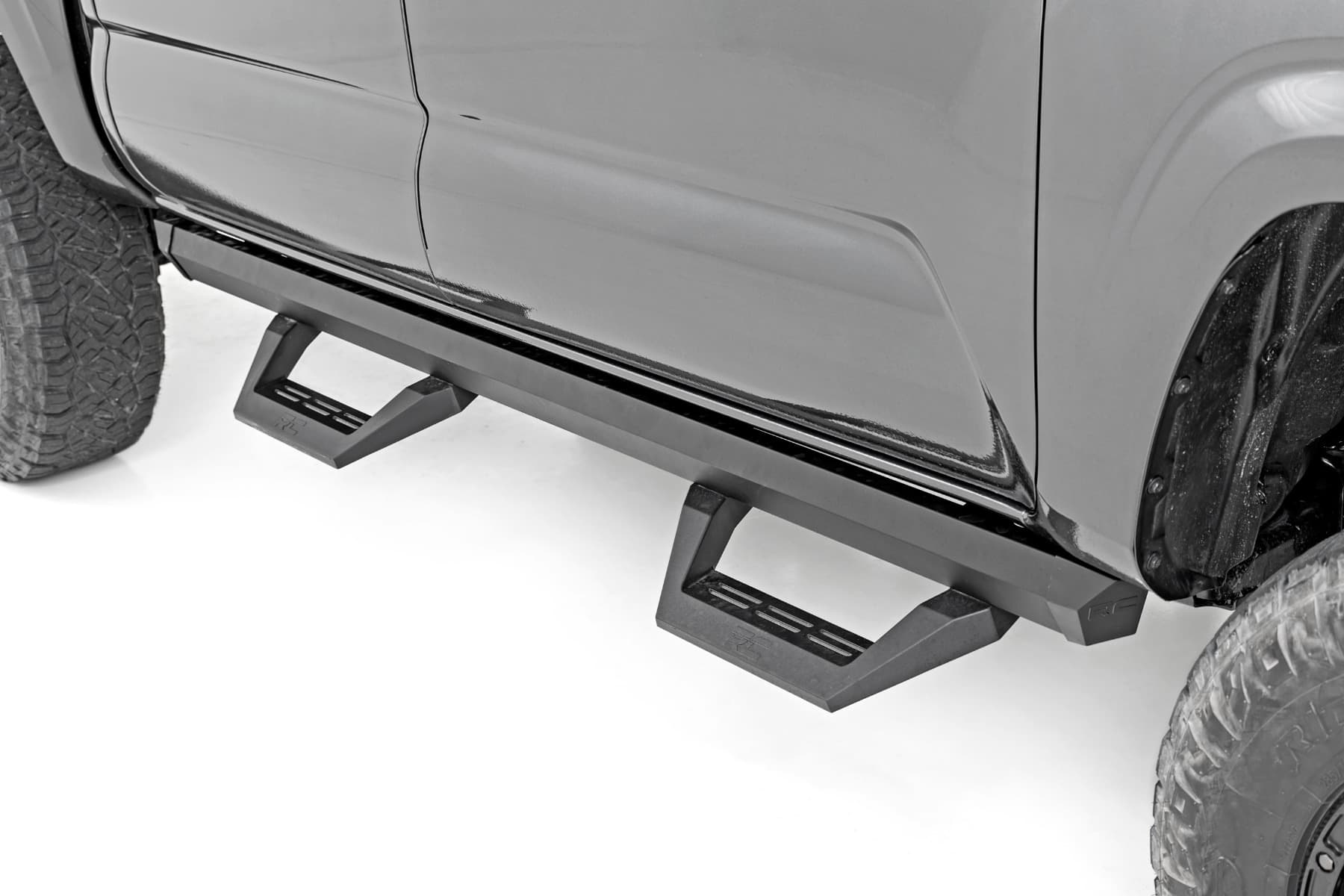 SRX2 Adjustable Aluminum Steps for Tacoma 4WD/RWD (2005–2023)
