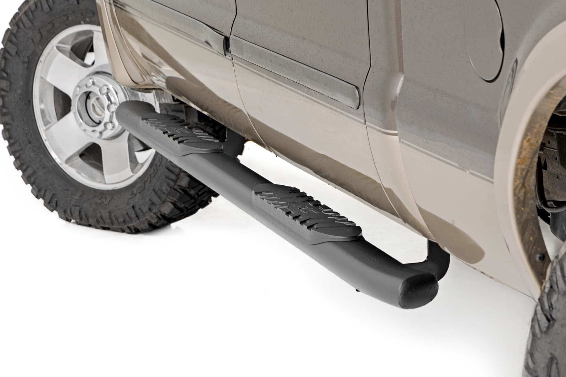 Steel Oval Nerf Step Bars with 4.5-Inch Step Area