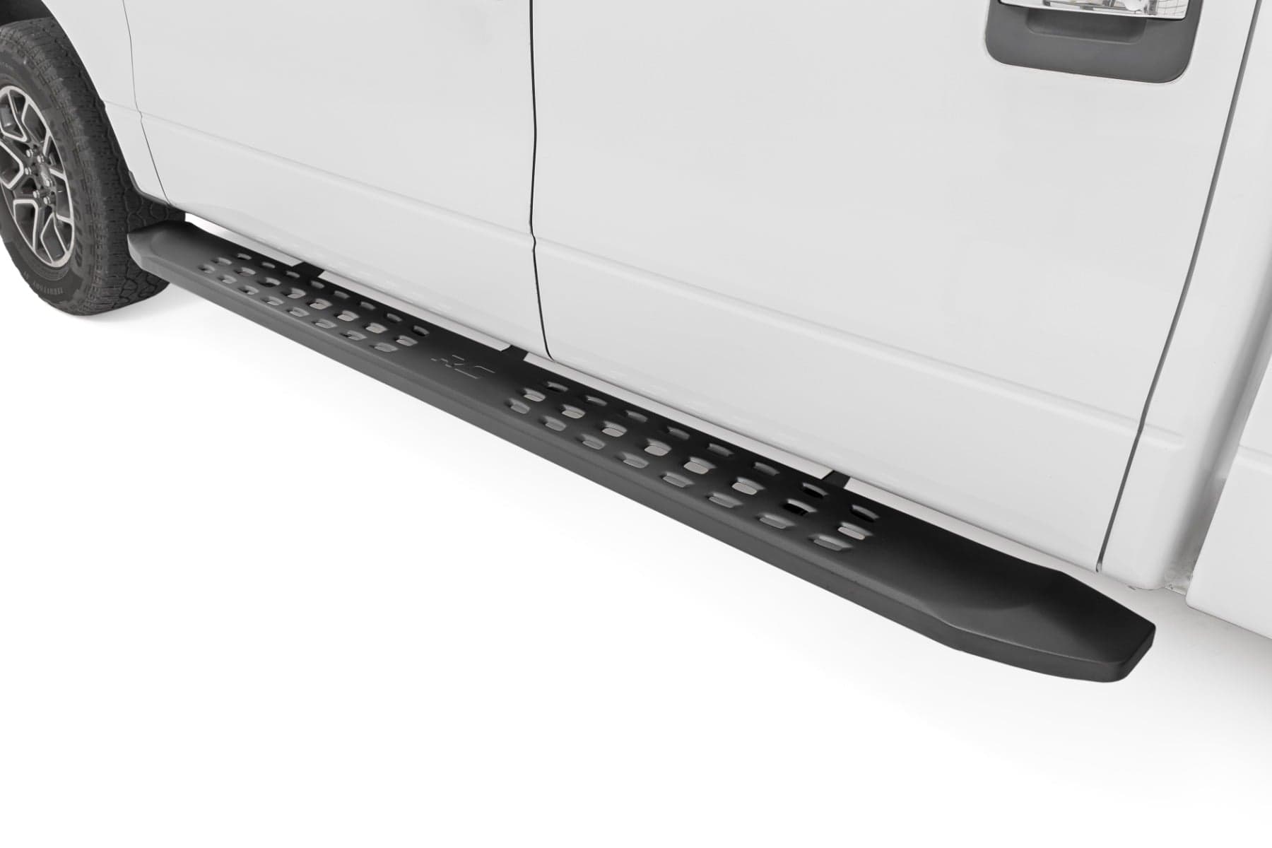 Rough Country running board for Ford F-150 (2009–2014)